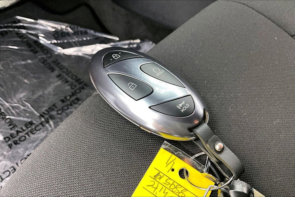 Used 2025 Hyundai Elantra Sport FWD image 11