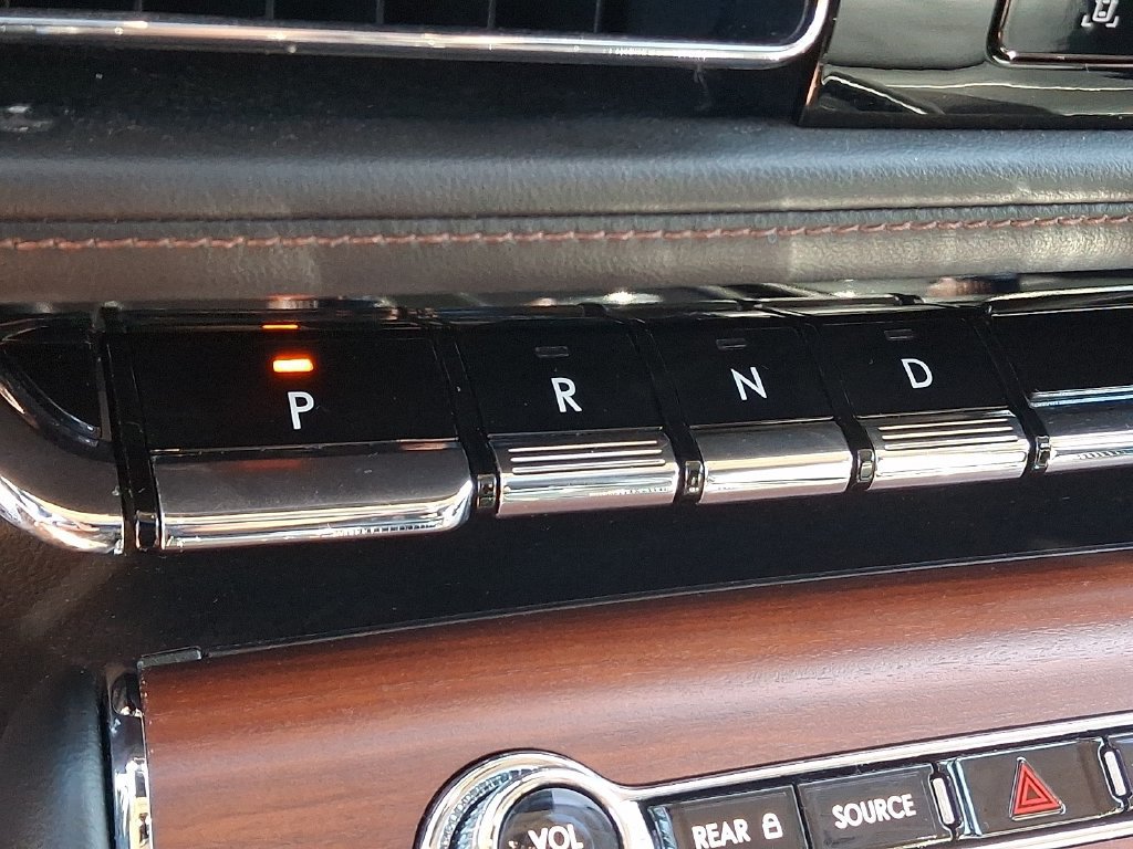 Used 2023 Lincoln Aviator Grand Touring w/ Elements Package Plus AWD/4WD image 16