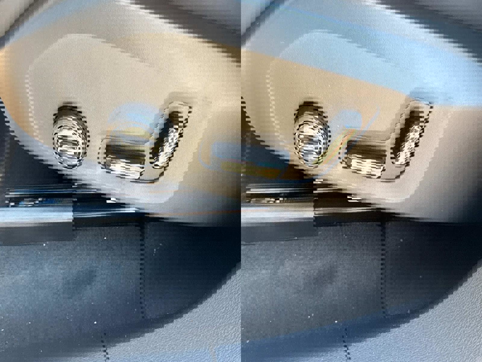 New 2026 Volvo XC60 B5 Plus w/ Climate Package image 18