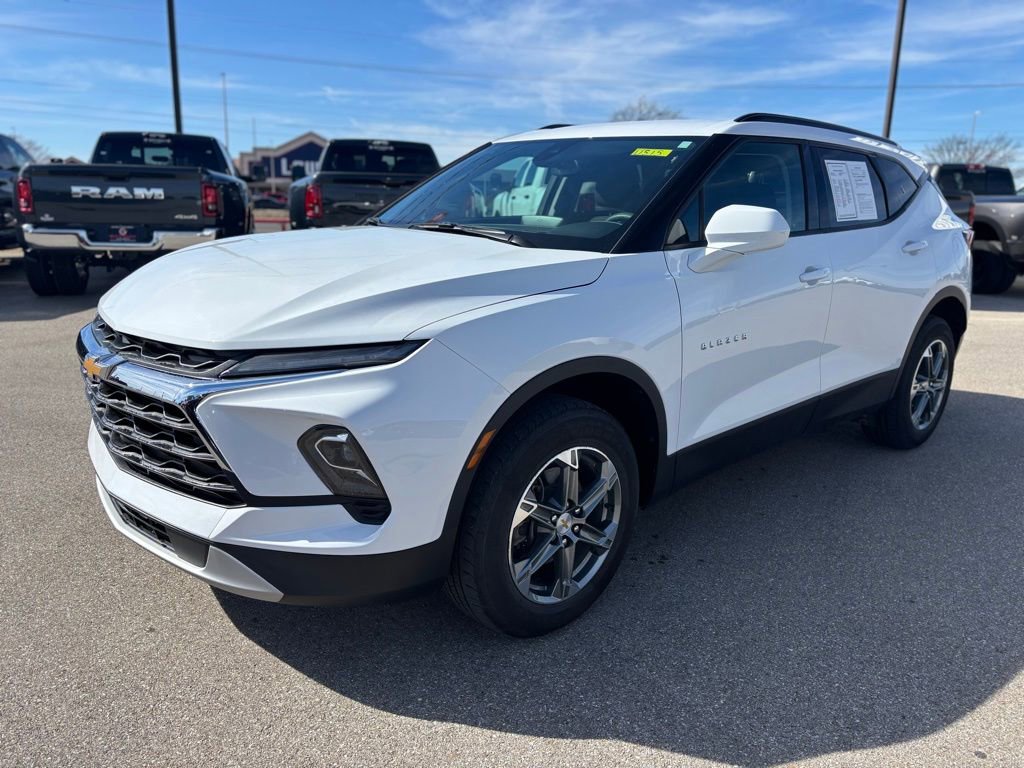 Used 2024 Chevrolet Blazer LT w/ Convenience Package image 2