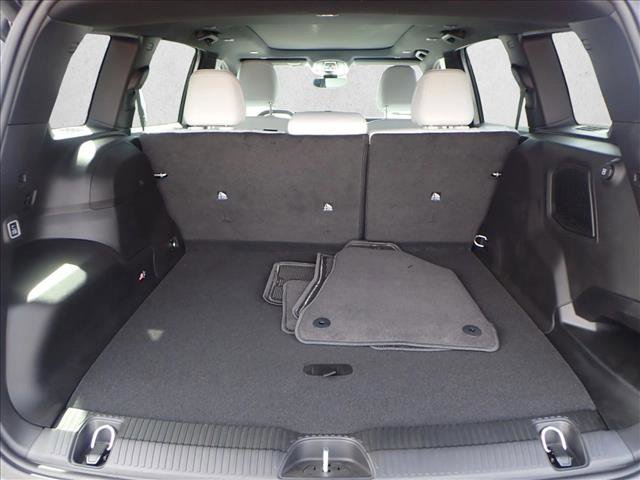 New 2026 Jeep Cherokee Overland w/ Trailer Tow Group image 8