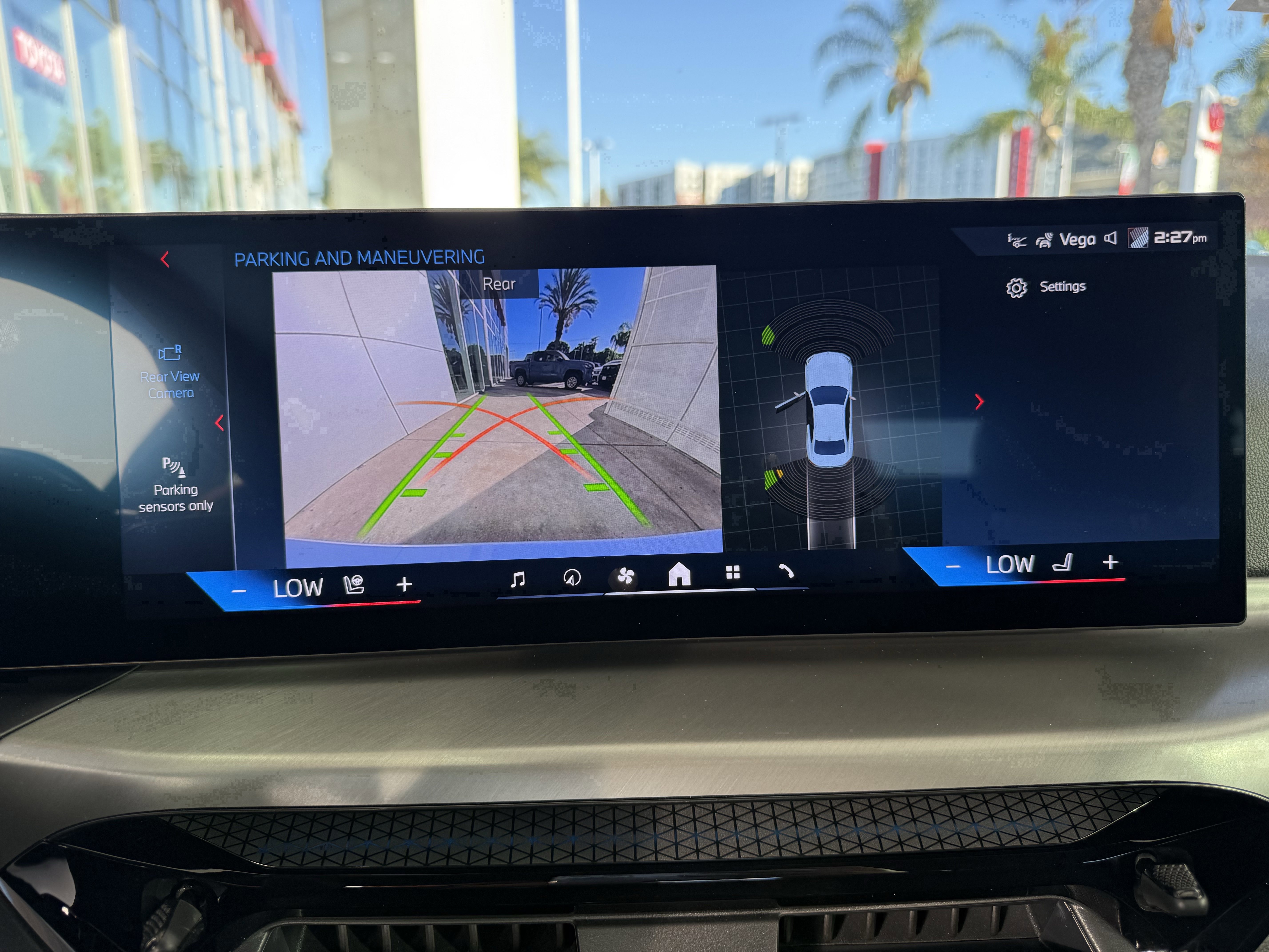 Used 2025 BMW M240i xDrive Coupe w/ Premium Package image 18