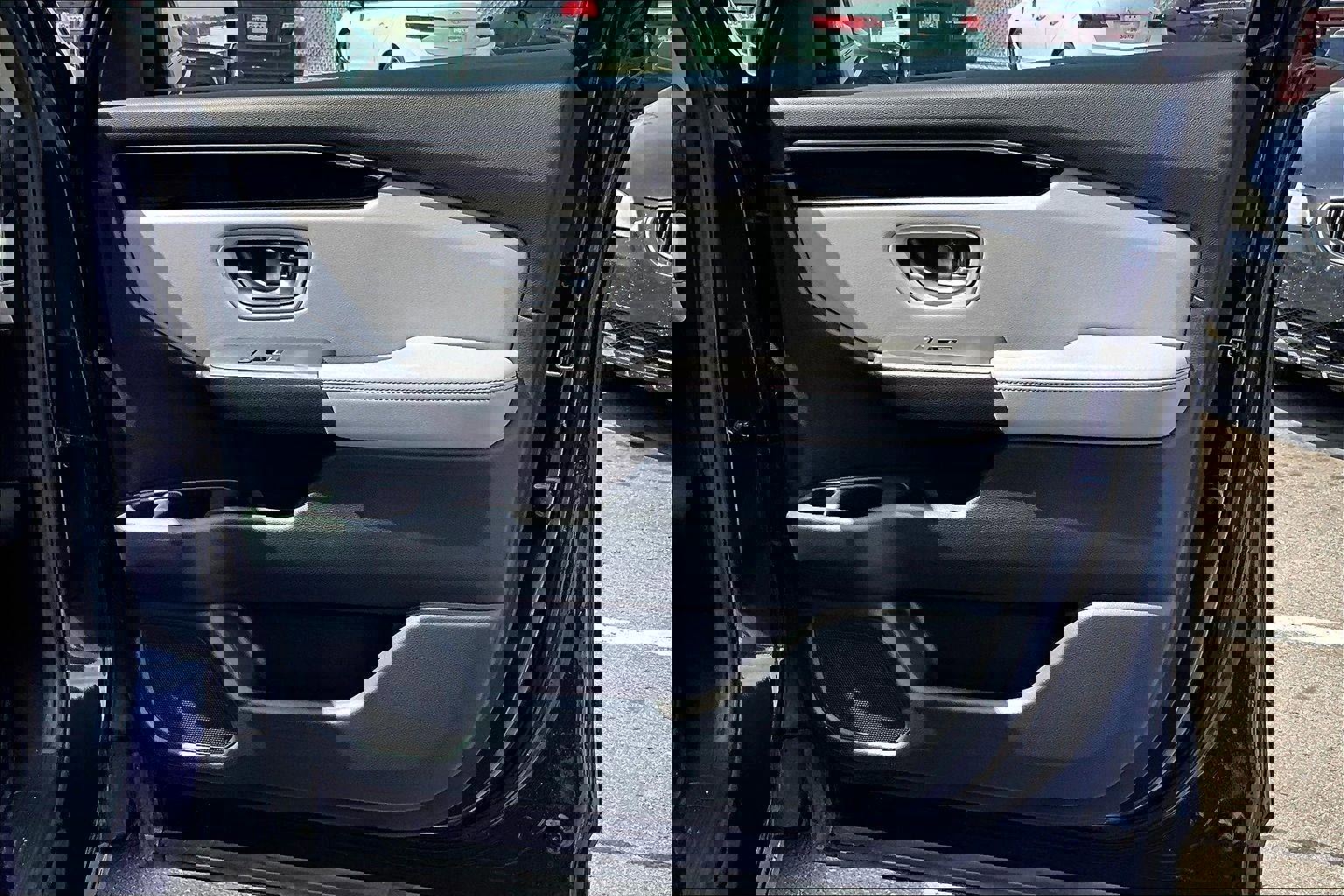 Used 2025 Honda Pilot EX-L image 22