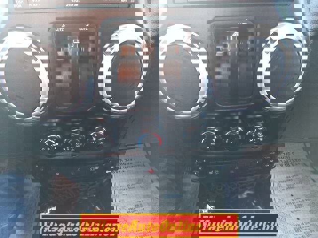 Used 2012 Jeep Wrangler Rubicon w/ PWR Convenience Group image 30