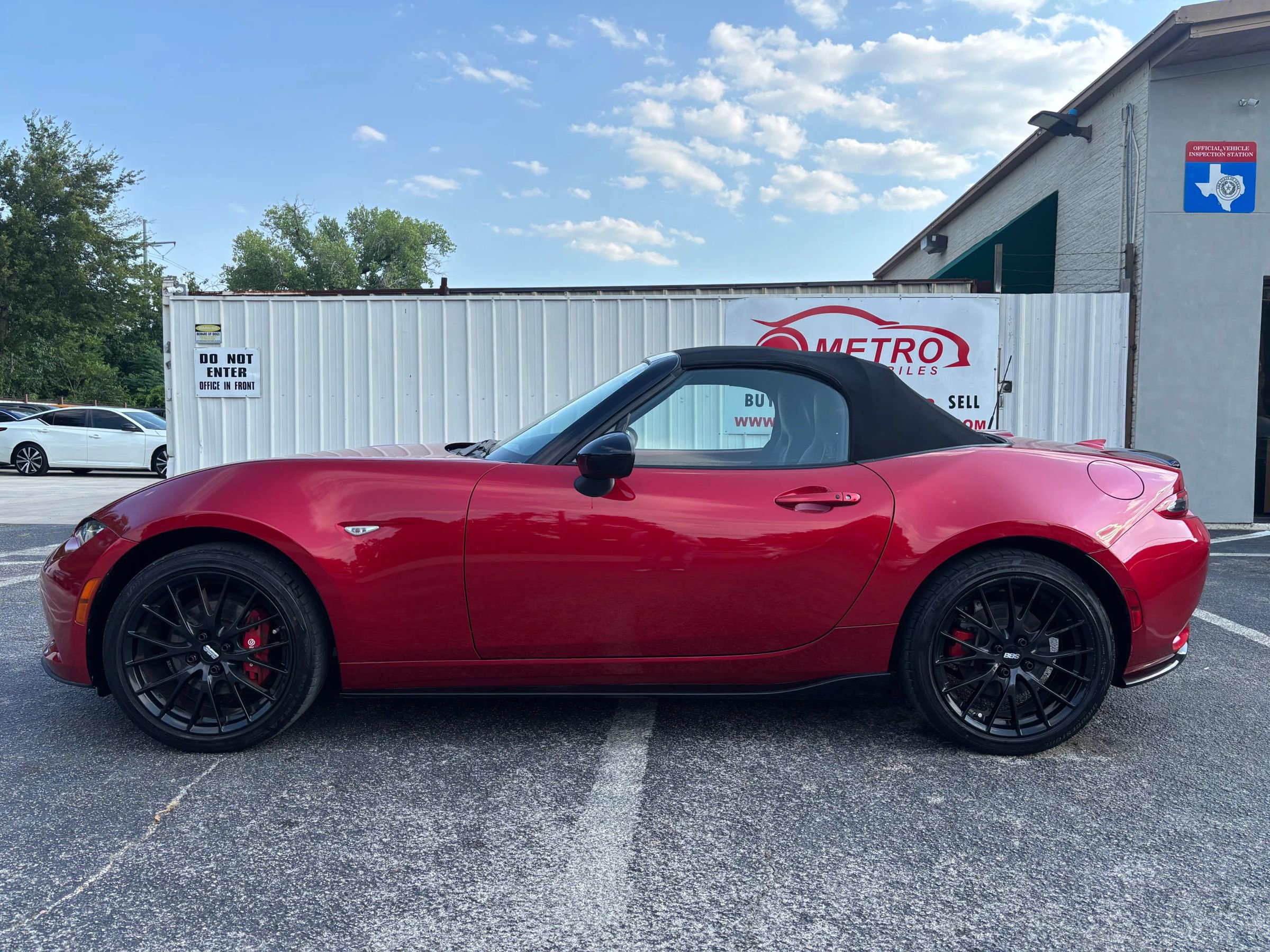 Used 2017 MAZDA MX-5 Miata Club w/ Brembo/BBS Package image 2