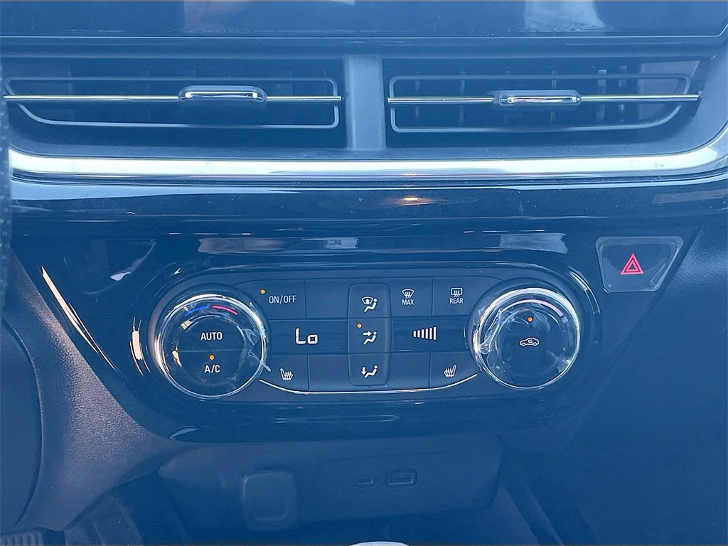 Used 2025 Chevrolet Trax RS w/ Driver Confidence Package image 16