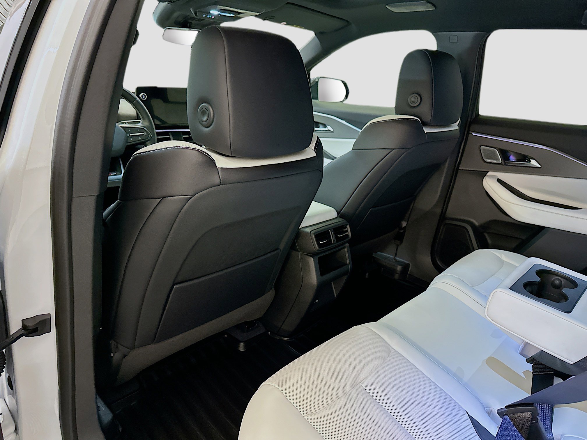 Used 2024 Acura ZDX A-Spec AWD/4WD image 29