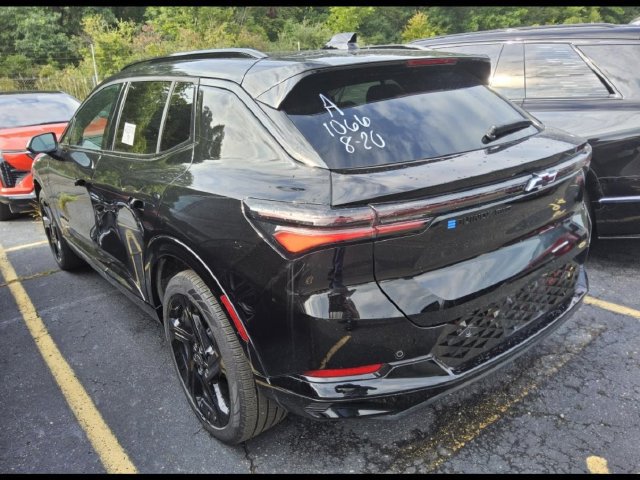 Used 2026 Chevrolet Equinox EV RS AWD/4WD image 2