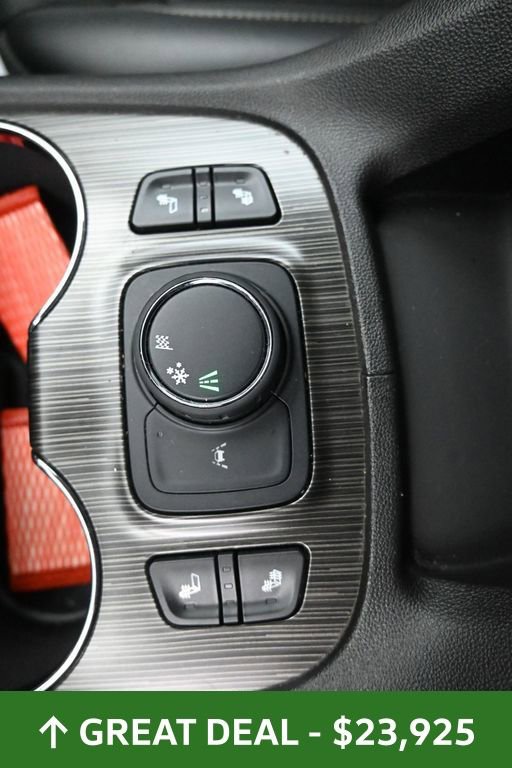 Used 2023 GMC Acadia SLT image 33