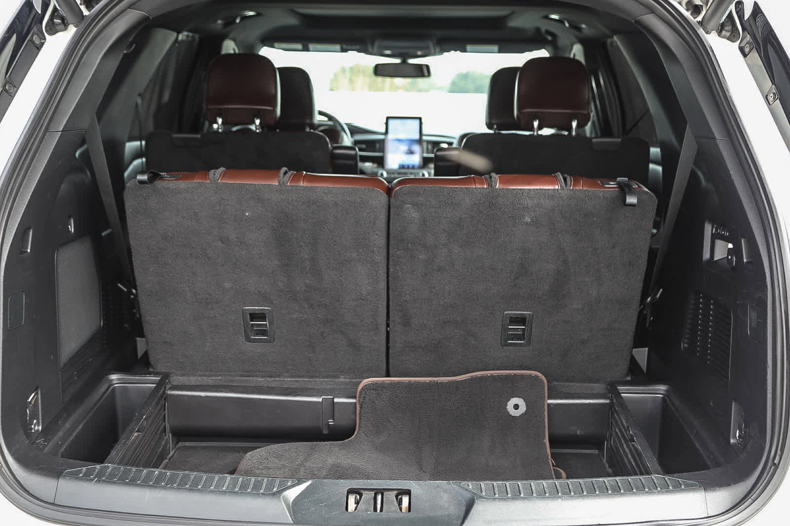 Used 2020 Ford Explorer Platinum w/ Premium Technology Package image 26