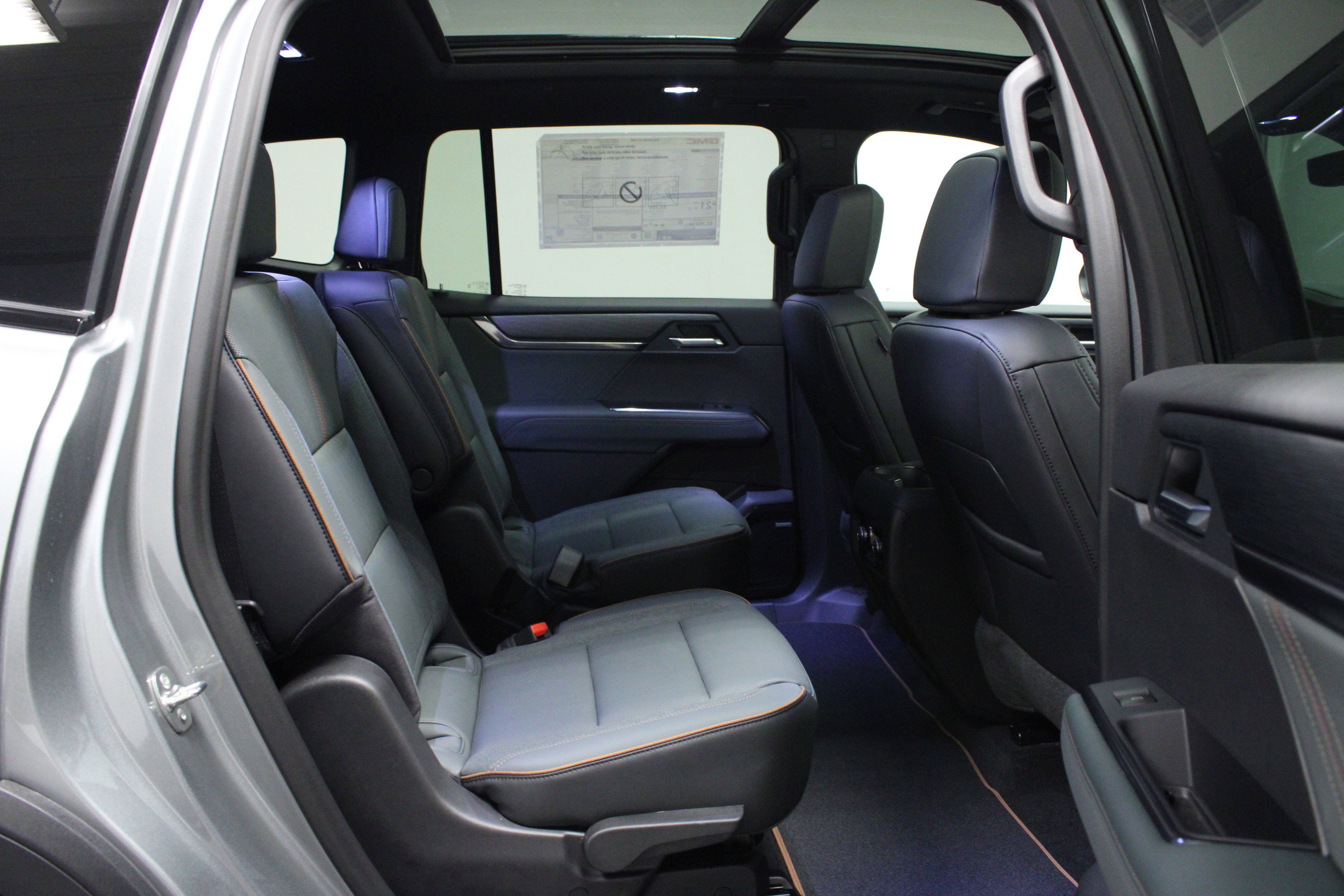 Used 2026 GMC Acadia AT4 w/ Super Cruise Package image 16