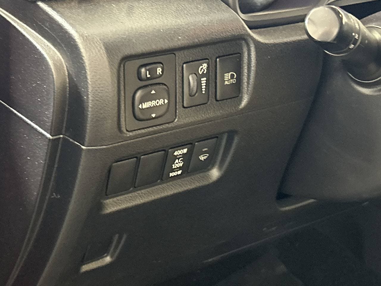 Used 2022 Toyota 4Runner SR5 AWD/4WD image 13