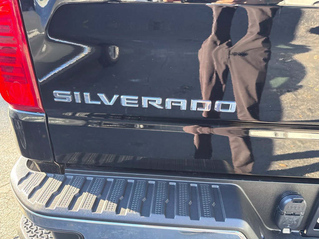Used 2024 Chevrolet Silverado 1500 LT AWD/4WD image 16
