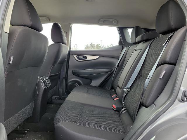 Used 2021 Nissan Rogue Sport S image 19