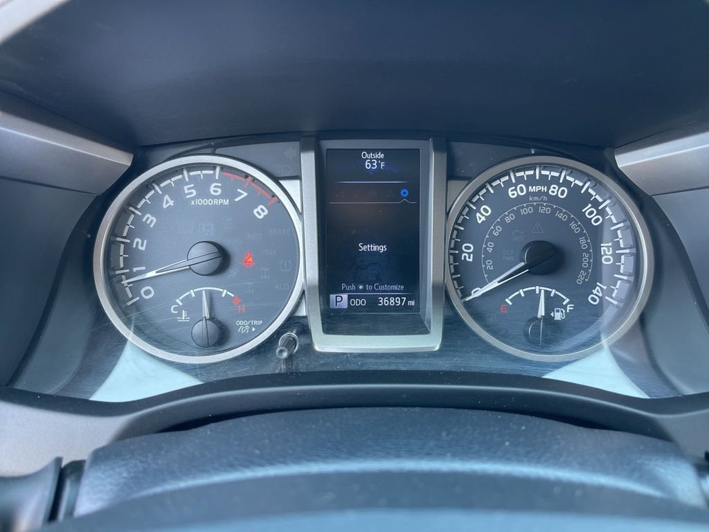 Used 2017 Toyota Tacoma SR5 w/ Tow Package image 9