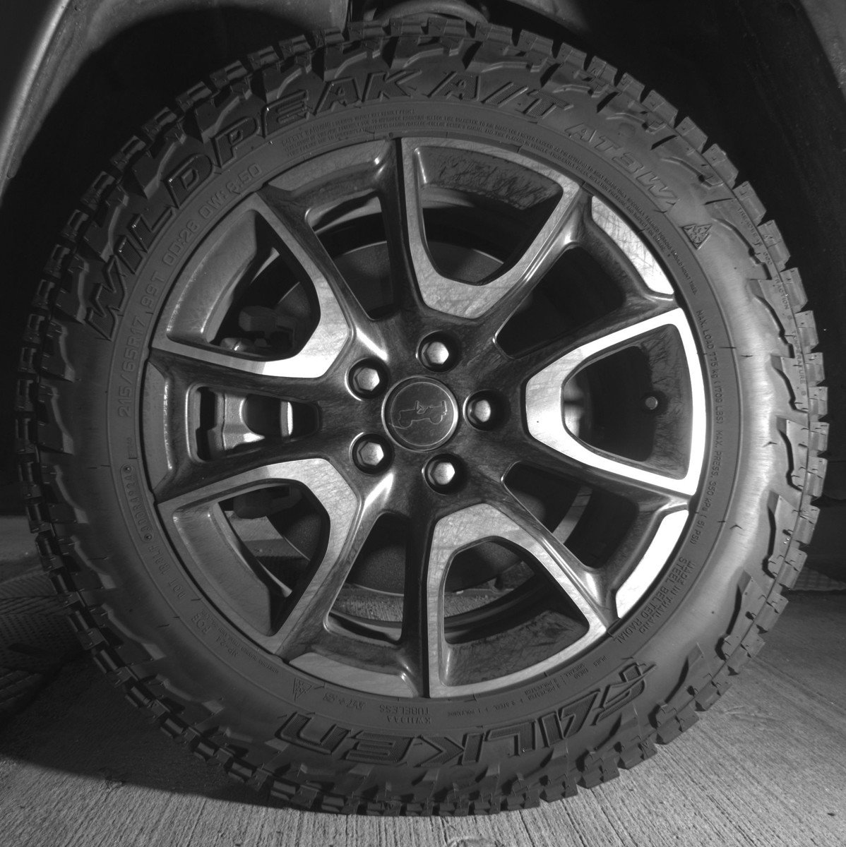 Used 2025 Jeep Compass Trailhawk image 12