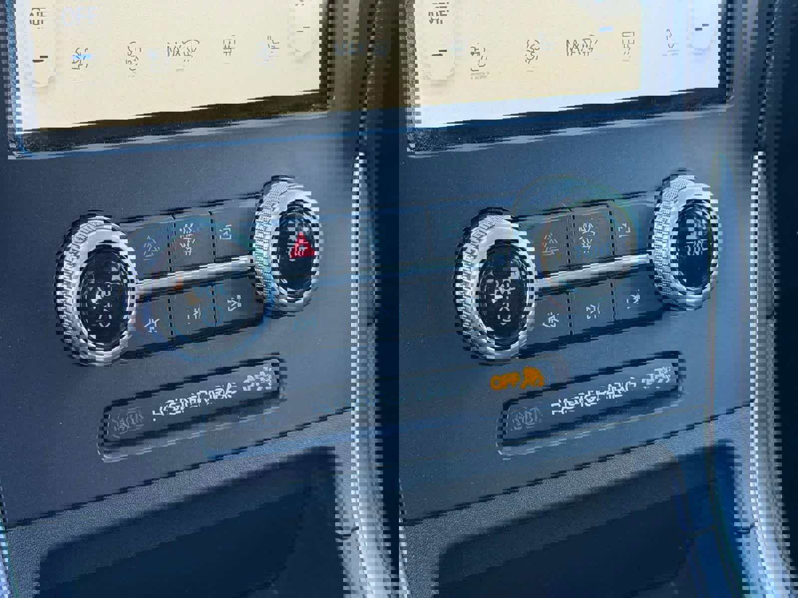 Used 2022 Ford Edge Titanium image 10