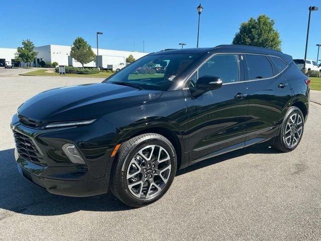 Used 2025 Chevrolet Blazer RS w/ Enhanced Convenience Package AWD/4WD image 3