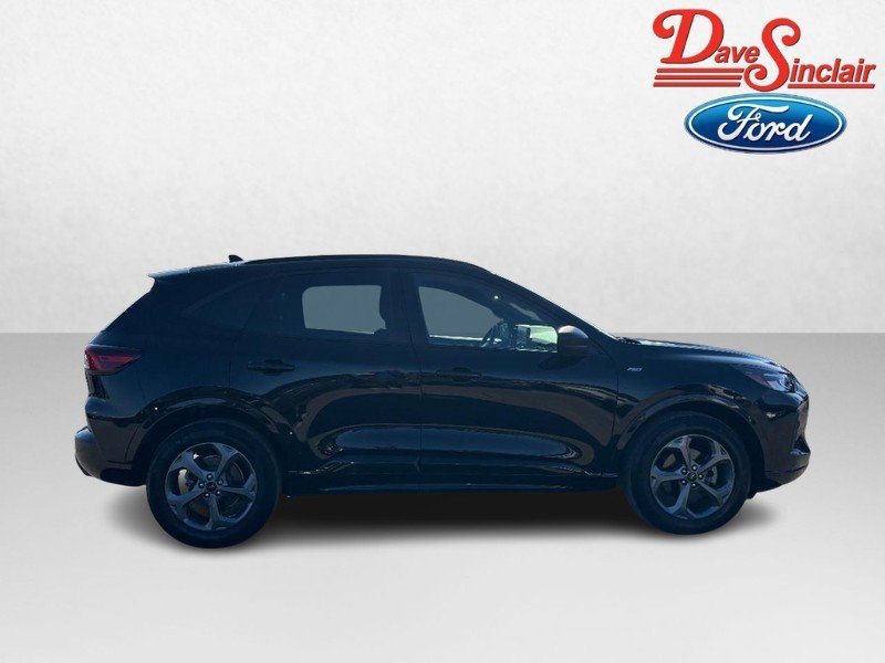 Used 2023 Ford Escape ST-Line w/ Tech Pack #1 AWD/4WD image 5