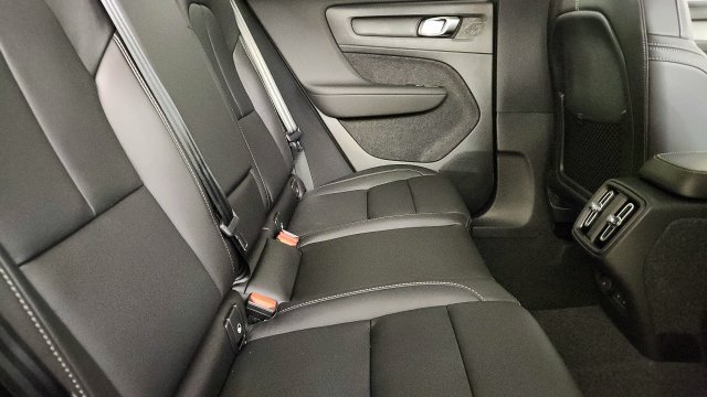 New 2026 Volvo XC40 B5 Plus w/ Protection Package Premier AWD/4WD image 31