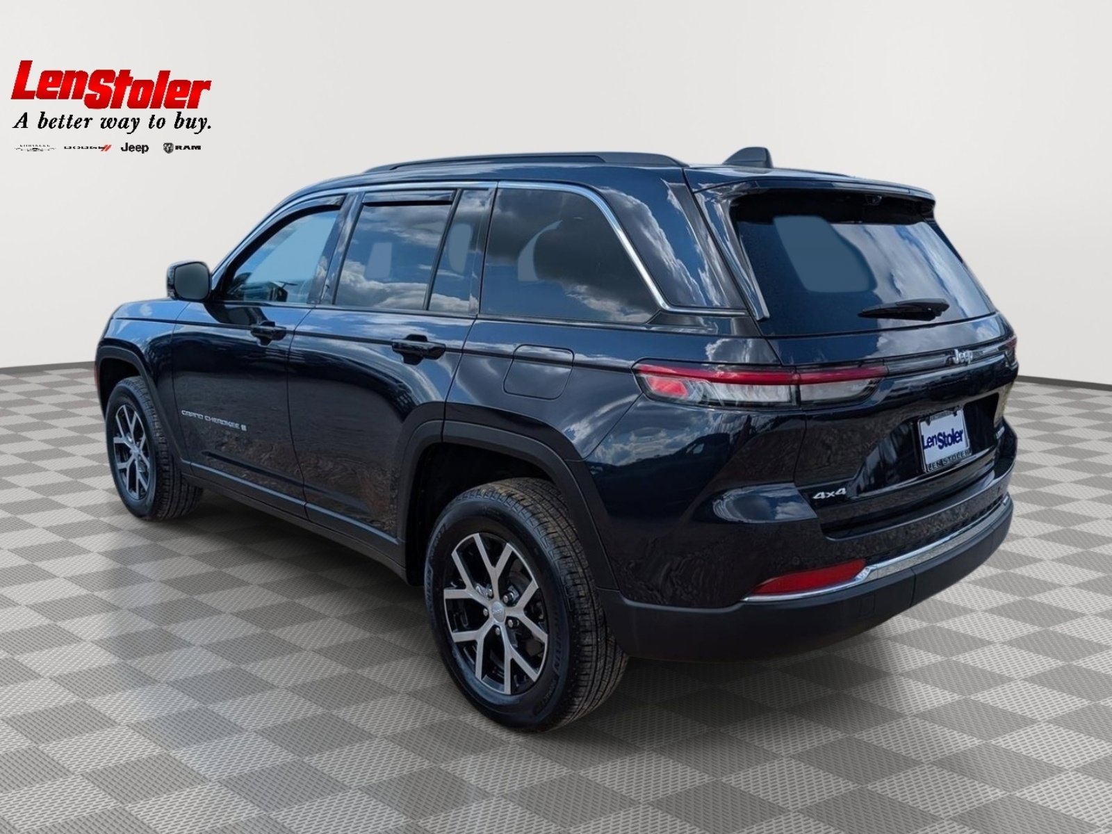Used 2024 Jeep Grand Cherokee Limited w/ Luxury Tech Group II image 3