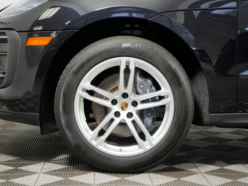 Certified 2024 Porsche Macan w/ Premium Plus Package AWD/4WD image 13