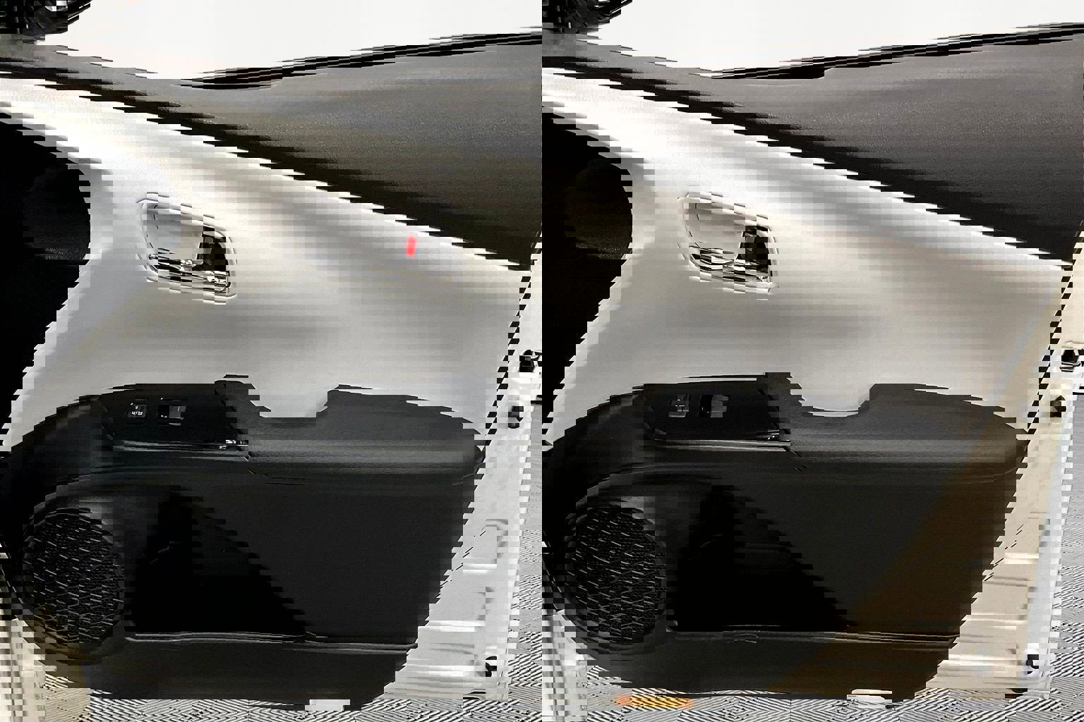 Used 2020 Toyota Prius LE image 27