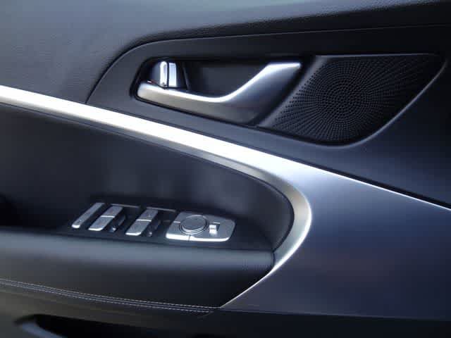 Used 2023 Genesis G70 2.0T RWD image 16