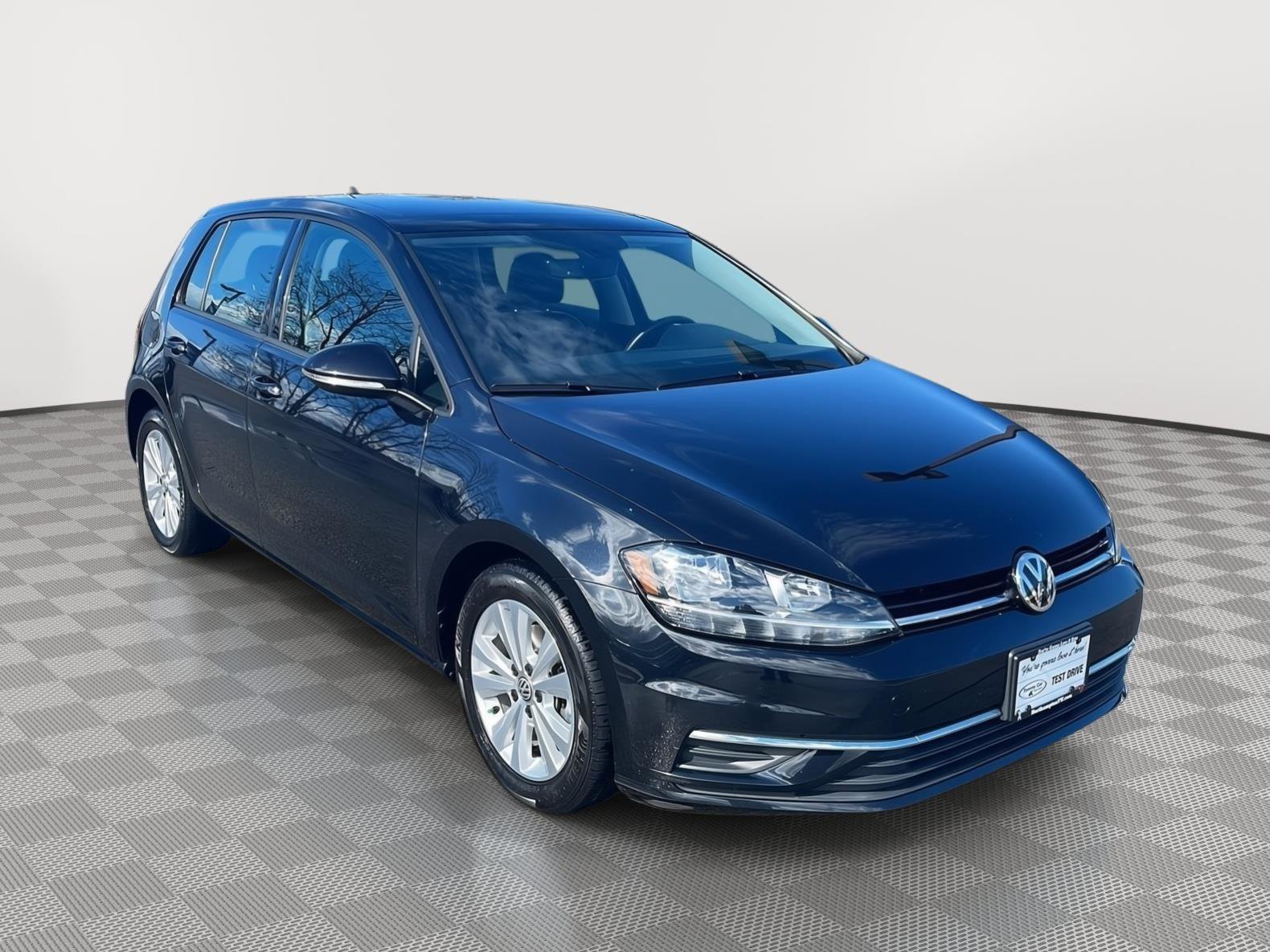 Used 2021 Volkswagen Golf 4-Door image 4