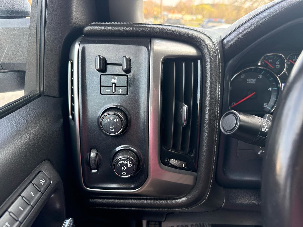 Used 2019 Chevrolet Silverado 2500 LTZ w/ Duramax Plus Package AWD/4WD image 11