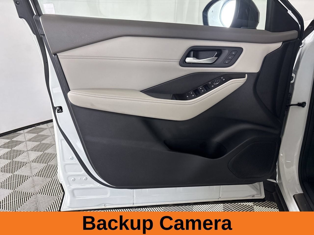 Used 2023 Nissan Rogue SL AWD/4WD image 9