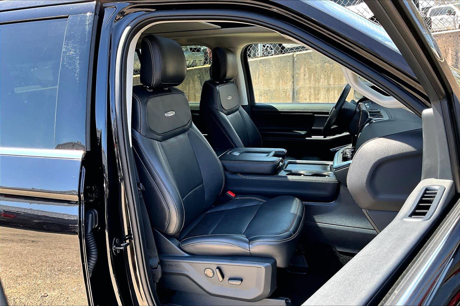 Certified 2025 Ford Expedition Max Platinum AWD/4WD image 9