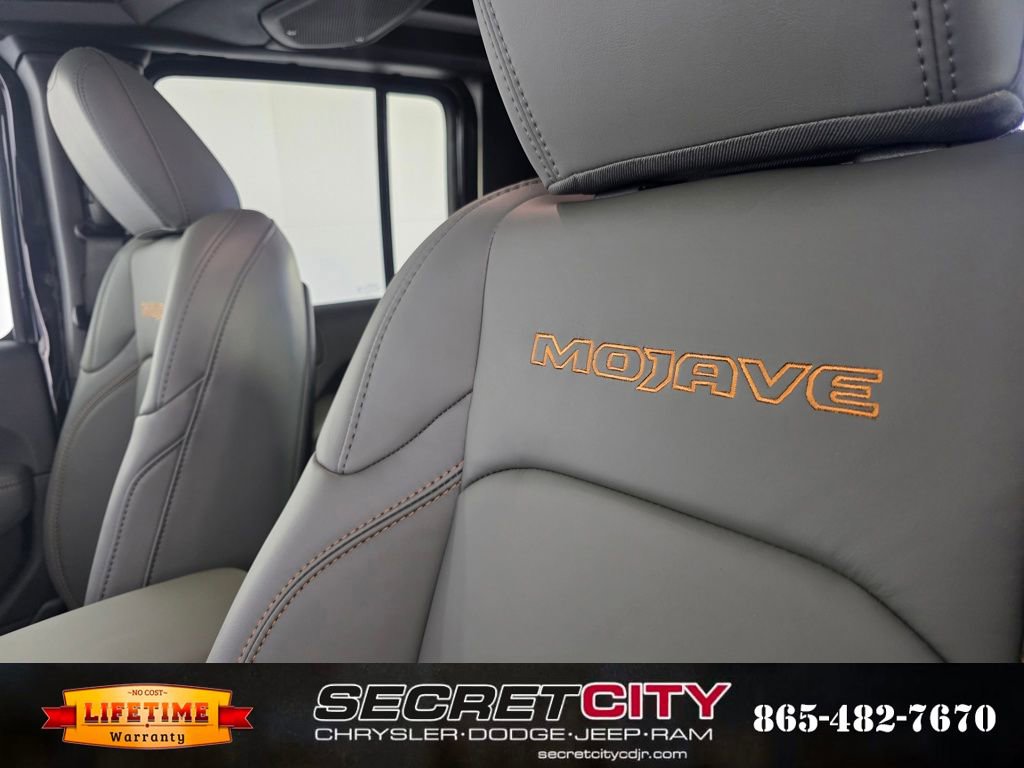 New 2025 Jeep Gladiator Mojave image 28