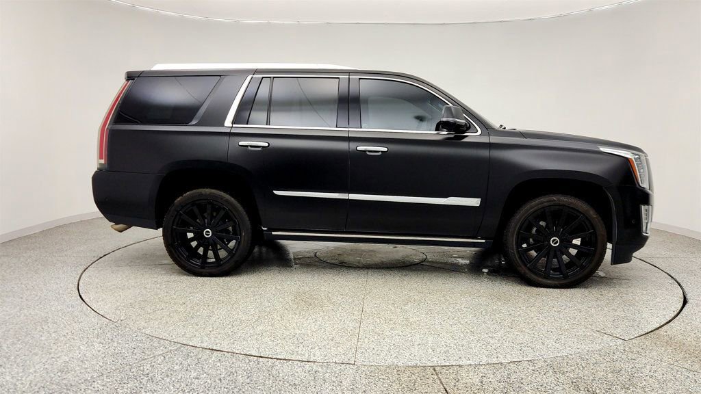 Used 2019 Cadillac Escalade Premium Luxury AWD/4WD image 4