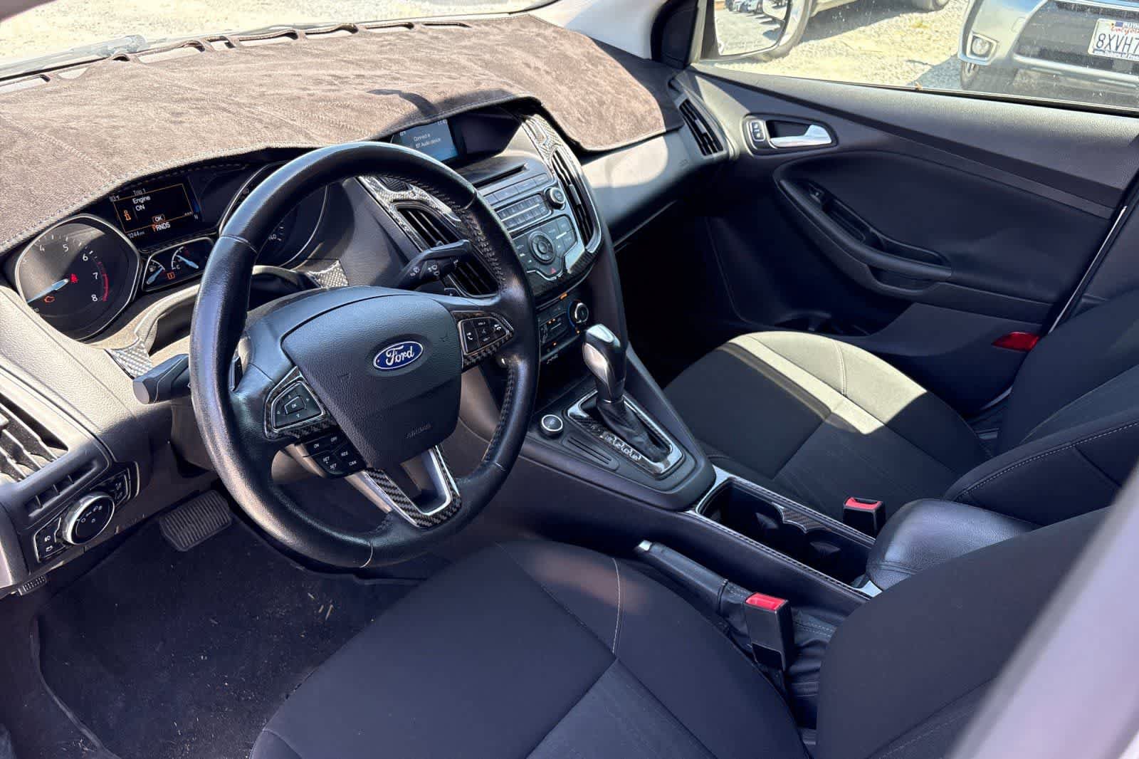 Used 2015 Ford Focus SE w/ SE Sport Package FWD image 14