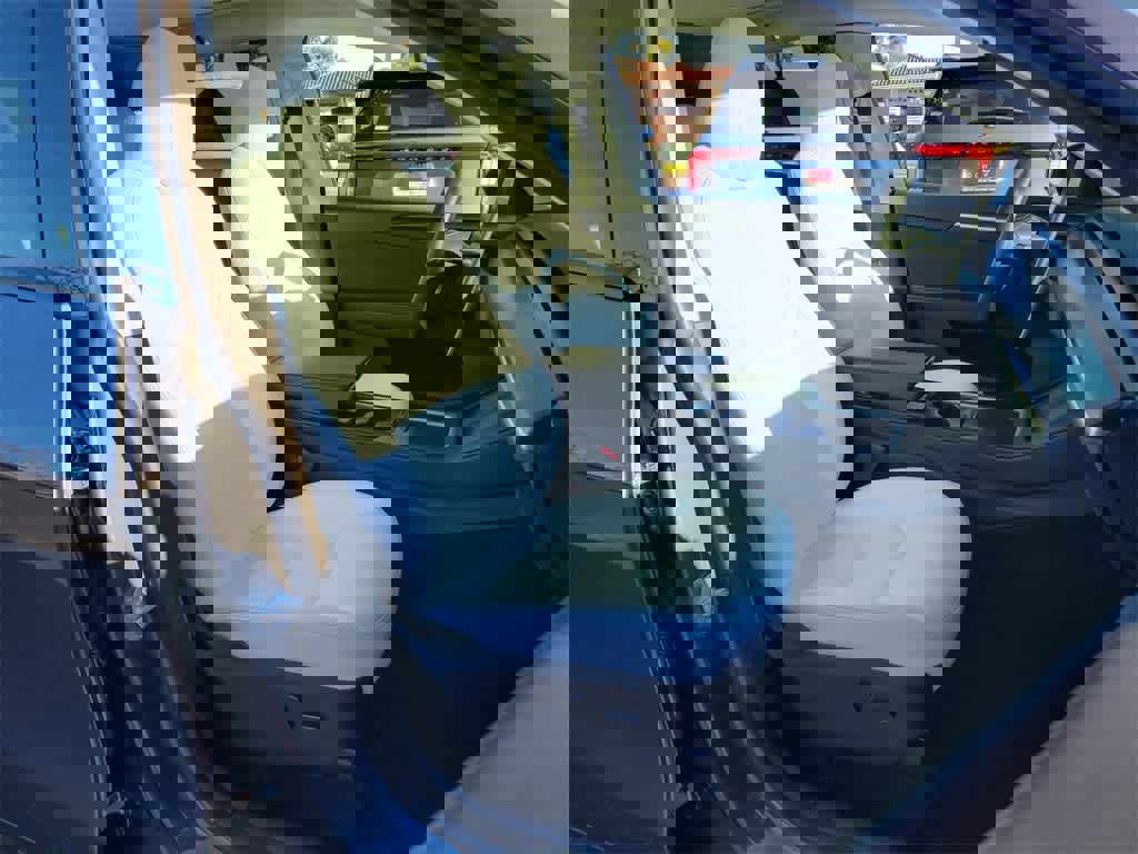 Used 2023 Tesla Model Y Long Range image 16