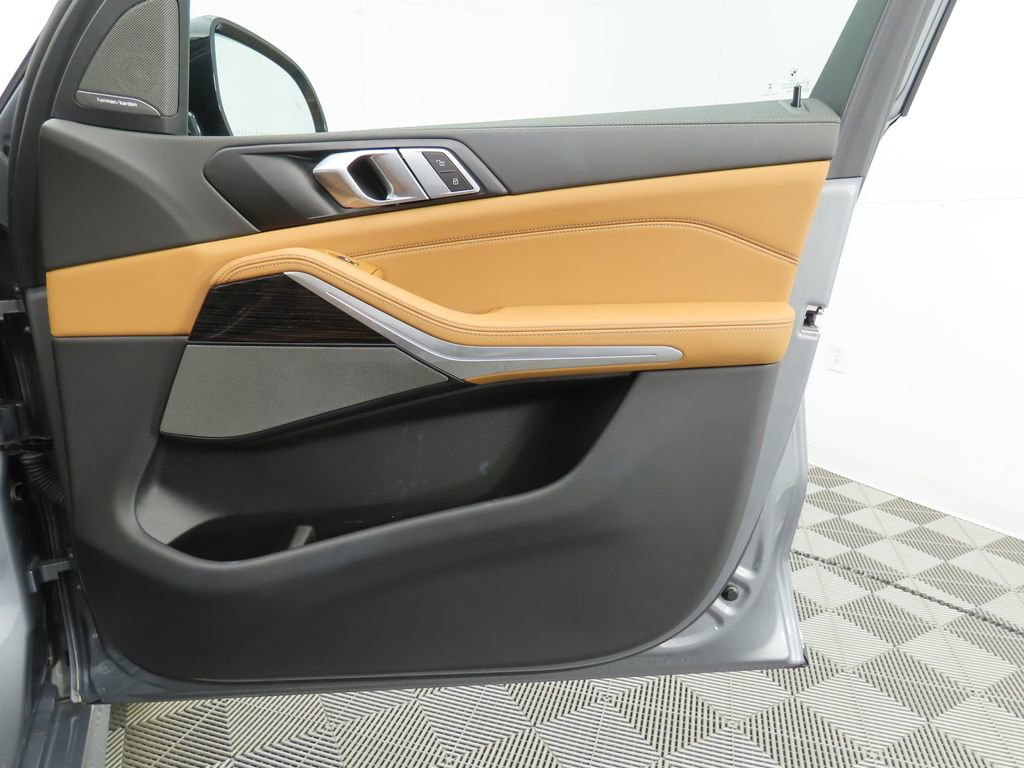 Certified 2024 BMW X5 xDrive40i w/ M Sport Package image 26