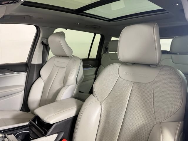 Used 2022 Jeep Grand Cherokee L Overland w/ Luxury Tech Group IV AWD/4WD image 6