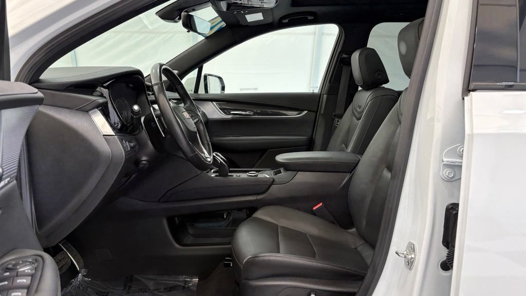 Used 2024 Cadillac XT6 Sport w/ Technology Package AWD/4WD image 15