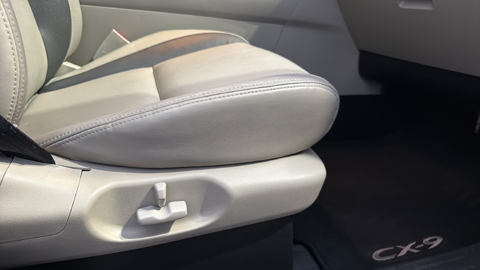 Used 2011 MAZDA CX-9 Touring w/ Moonroof & Bose Audio Pkg FWD image 23