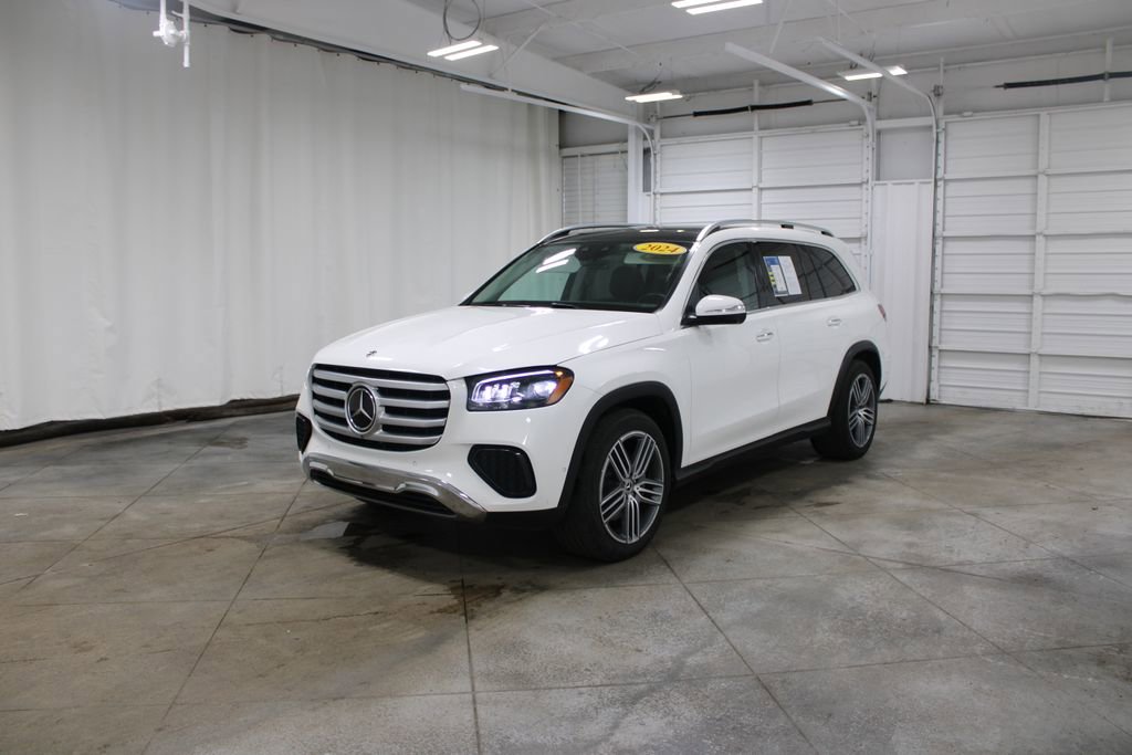 Used 2024 Mercedes-Benz GLS 450 4MATIC image 4