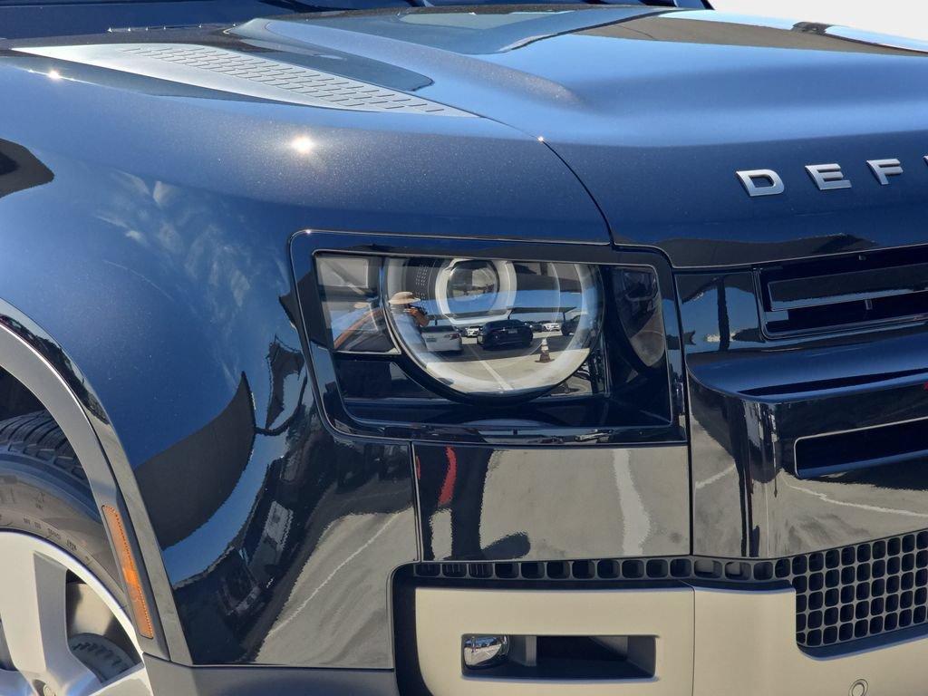 New 2026 Land Rover Defender 110 S AWD/4WD image 32
