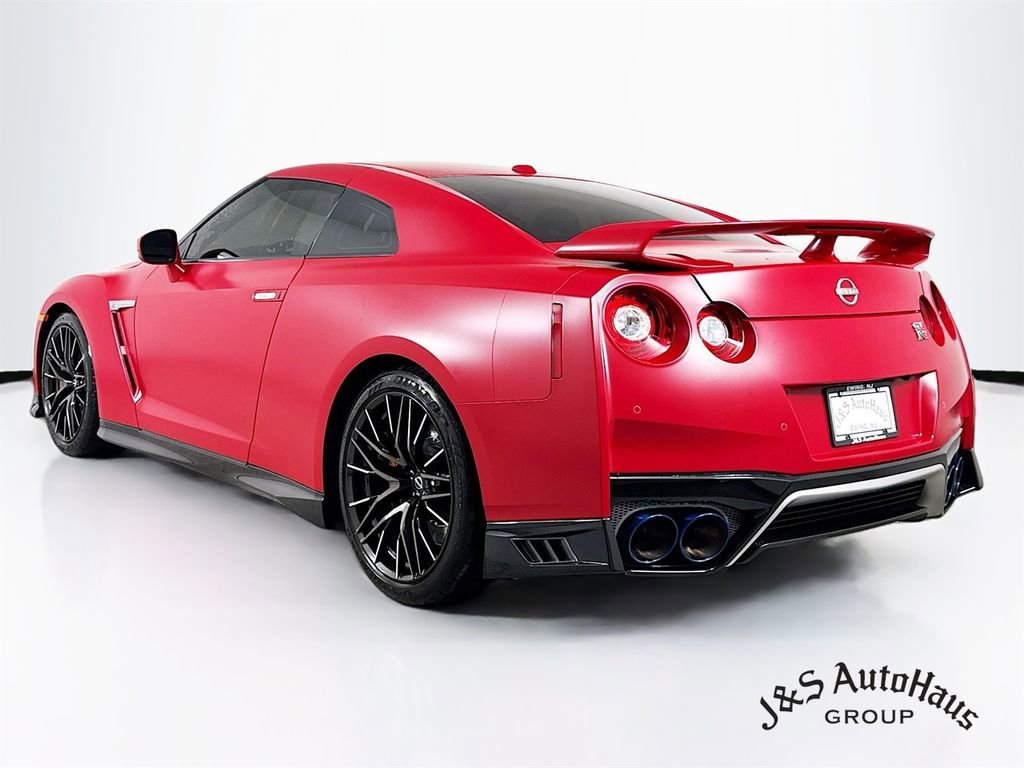 Used 2023 Nissan GT-R Premium w/ Premium Interior Package image 5