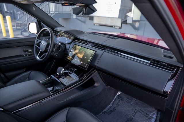 Used 2024 Land Rover Range Rover Sport SE AWD/4WD image 28