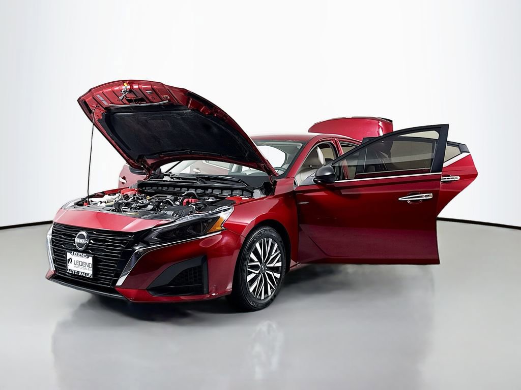 Used 2025 Nissan Altima 2.5 SV image 16