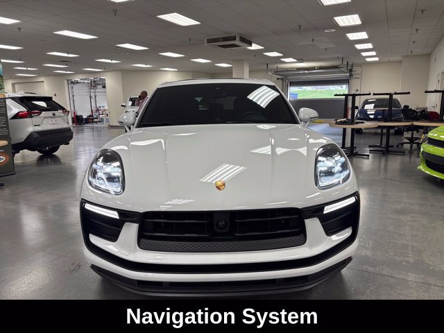 Used 2024 Porsche Macan AWD/4WD image 2