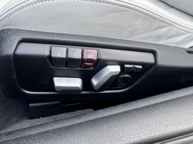 Used 2018 BMW M4 Convertible RWD image 10
