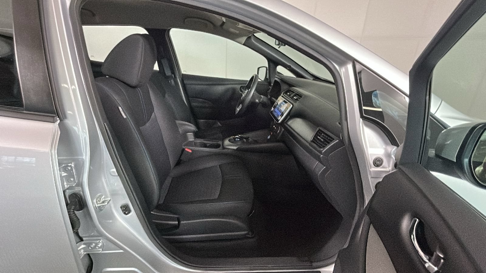 Used 2023 Nissan Leaf S FWD image 35