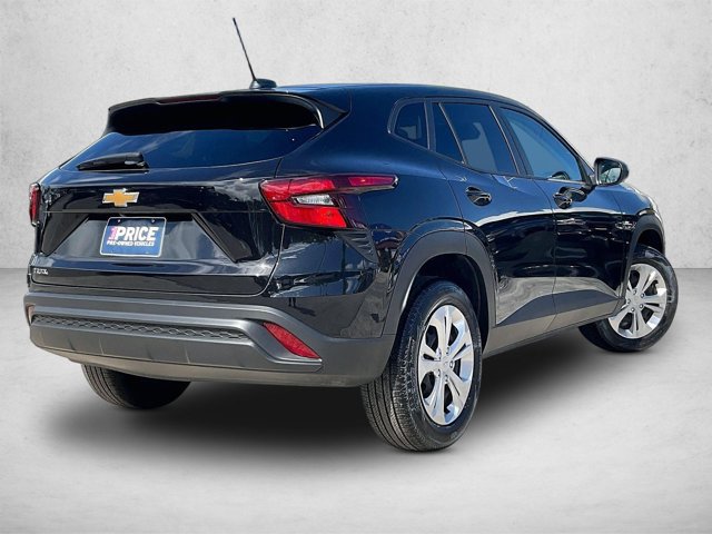 Certified 2026 Chevrolet Trax LS FWD image 2