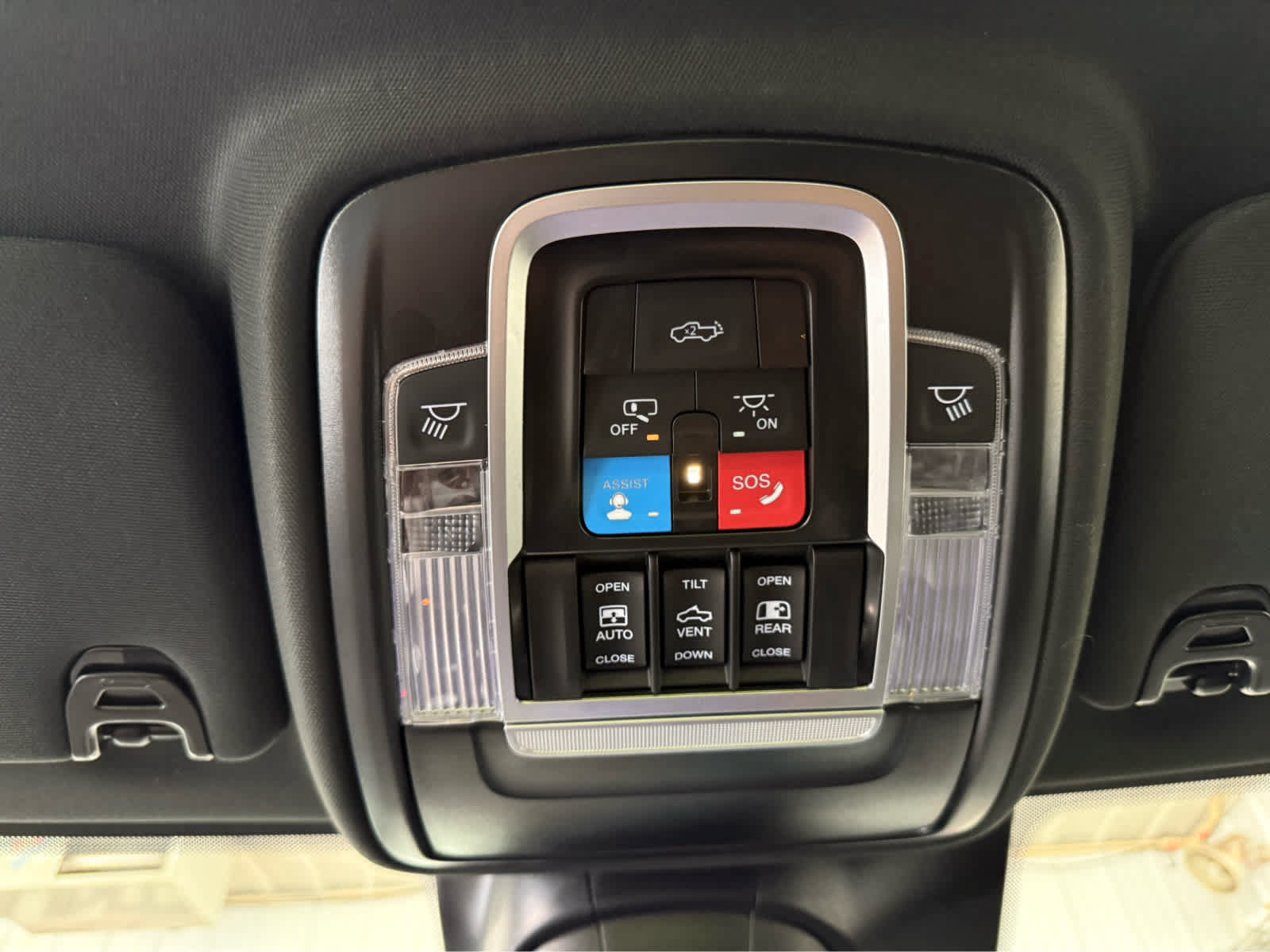 Used 2025 RAM 3500 Limited AWD/4WD image 24